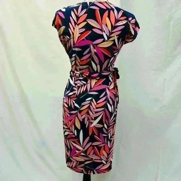 Maggie London Multicolor V Neck Cap Sleeve Wrap Dress Size 6 - Picture 5 of 15